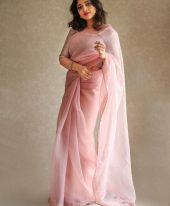 Jiya +971525811763